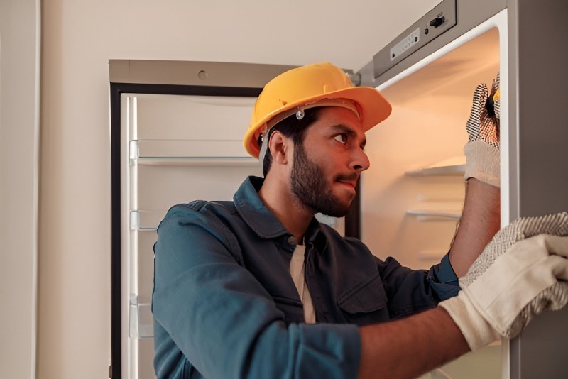 Refrigerator repair in Tampa